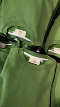 Afbeelding in Gallery-weergave laden, Manifestation Rainforest Green Sweatshirt  (made in 🇳🇱)
