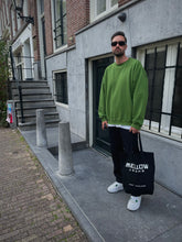 Afbeelding in Gallery-weergave laden, Manifestation Rainforest Green Sweatshirt (made in 🇳🇱)