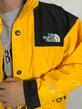 Afbeelding in Gallery-weergave laden, Yellow/Black The North Face GORE-TEX 3-in-1 jacket size L
